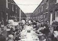 18734